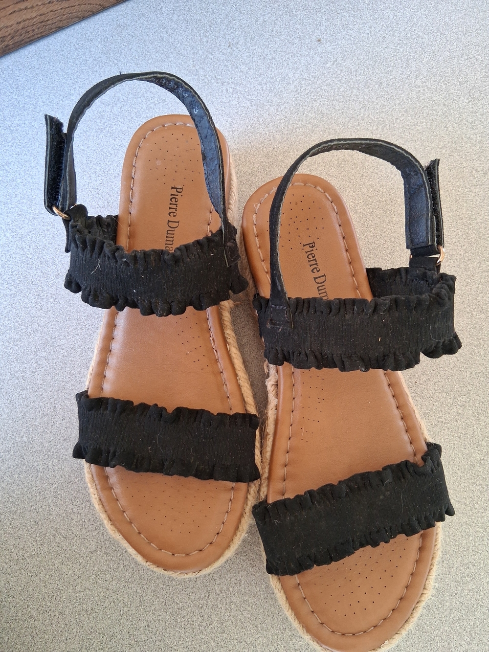 Pierre Dumas Black Ruffle Strap Kids Sandals with Tan Footbed